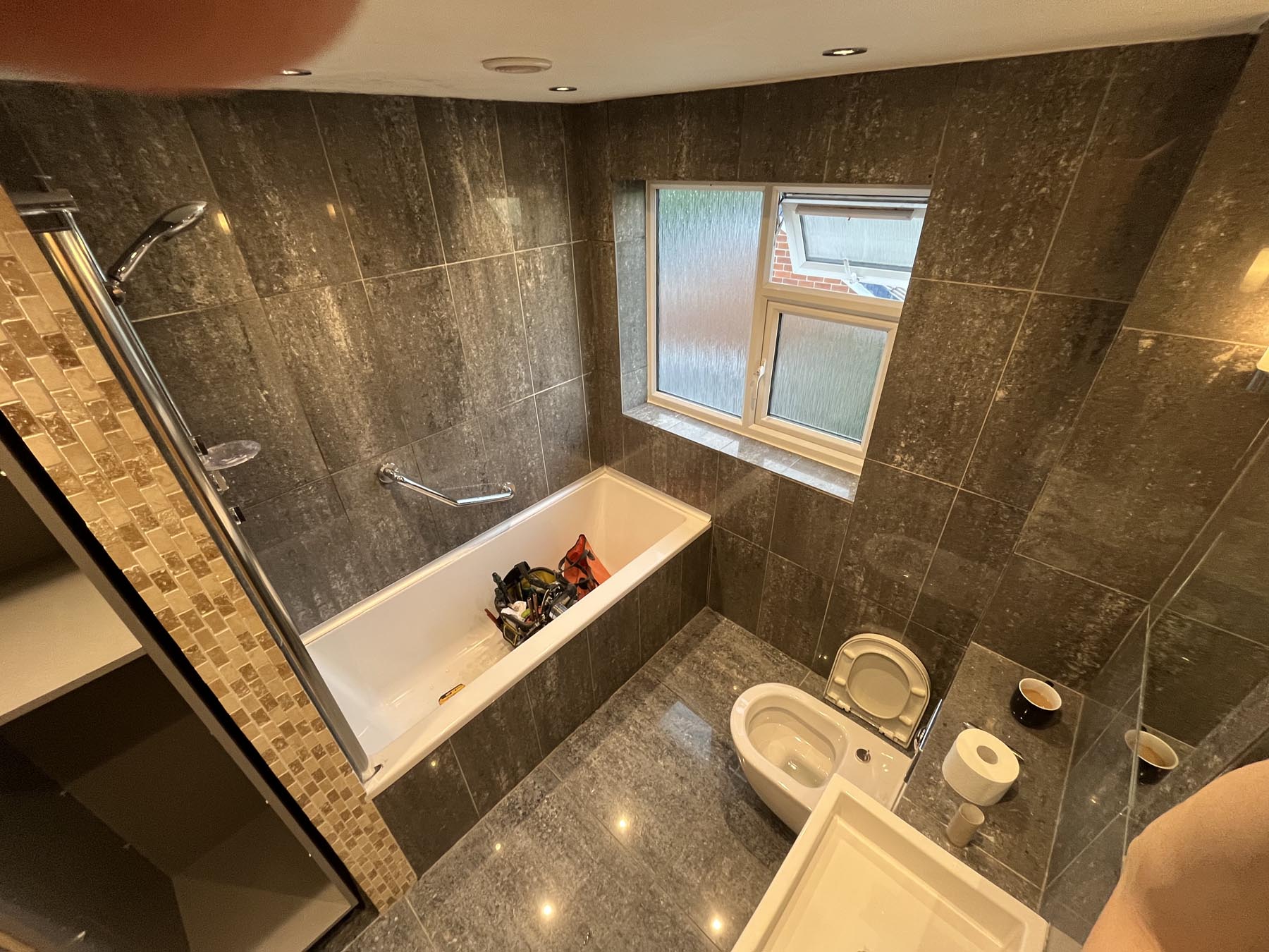 Full Bathroom 1 Before